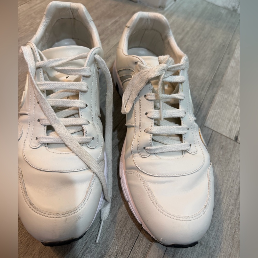 Gucci Off-White Leather Sneakers